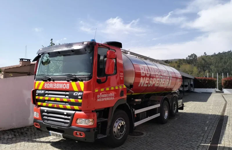 Veículo de Apoio Logístico e Escadas dos Bombeiros de Nespereira