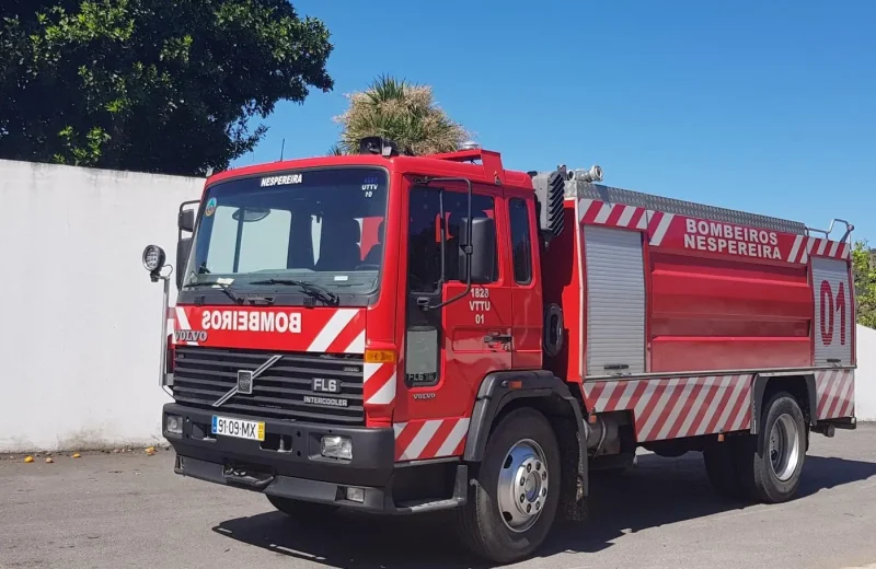 Veículo Tanque Tático Urbano dos Bombeiros de Nespereira