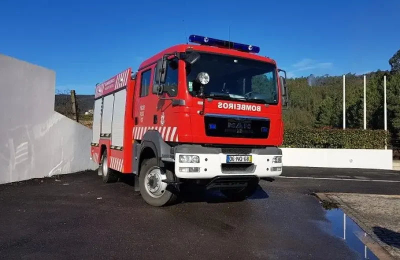 Veículo Urbano de Combate a Incêndios dos Bombeiros de Nespereira